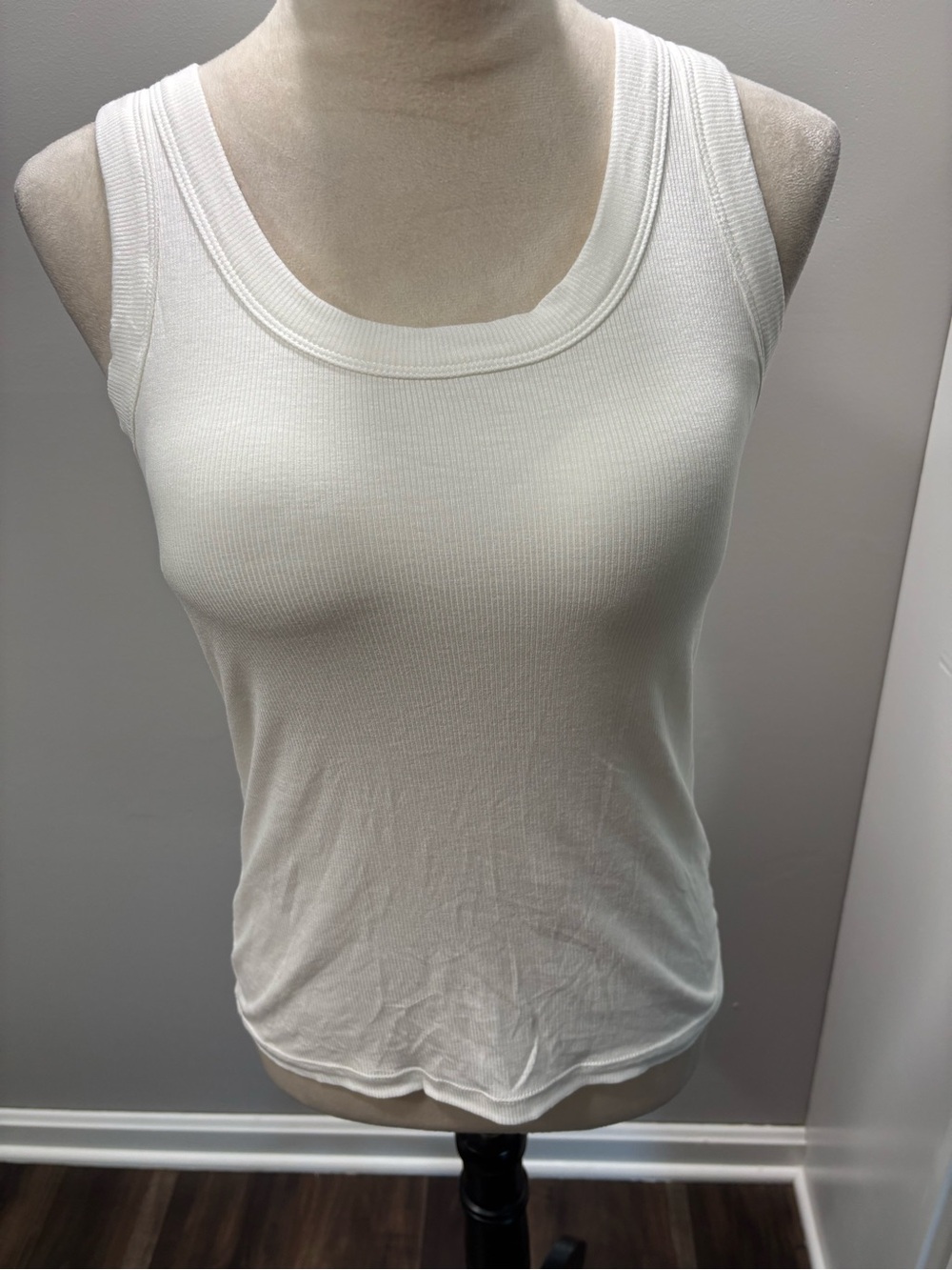 Classic Women's White Ribbed Tank Top New